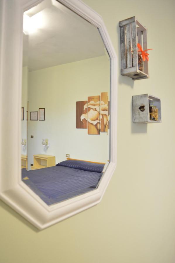 Hotel Il Poggetto Castellina Marittima Luaran gambar