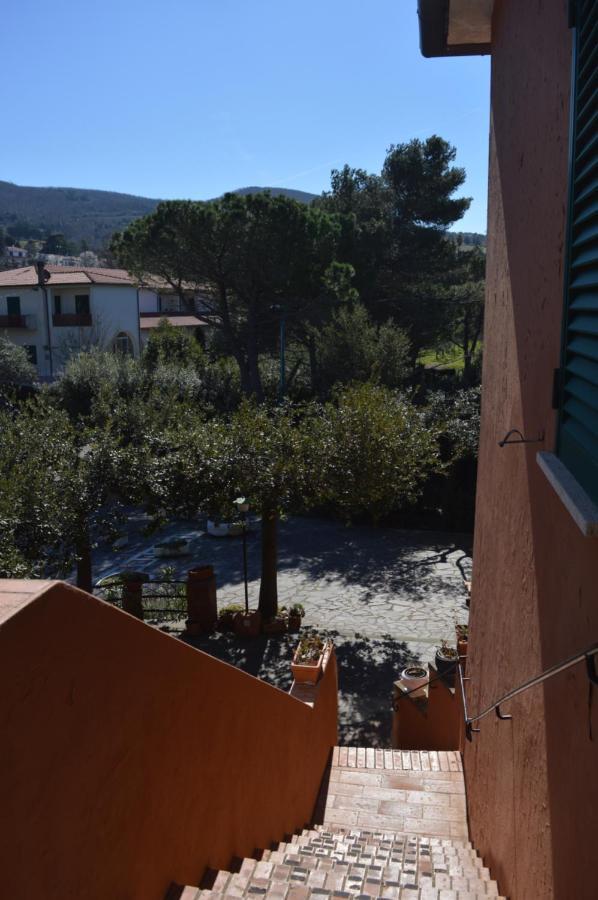 Hotel Il Poggetto Castellina Marittima Luaran gambar