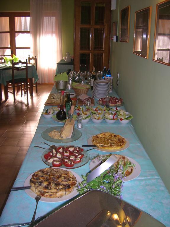 Hotel Il Poggetto Castellina Marittima Luaran gambar