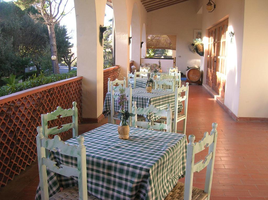 Hotel Il Poggetto Castellina Marittima Luaran gambar