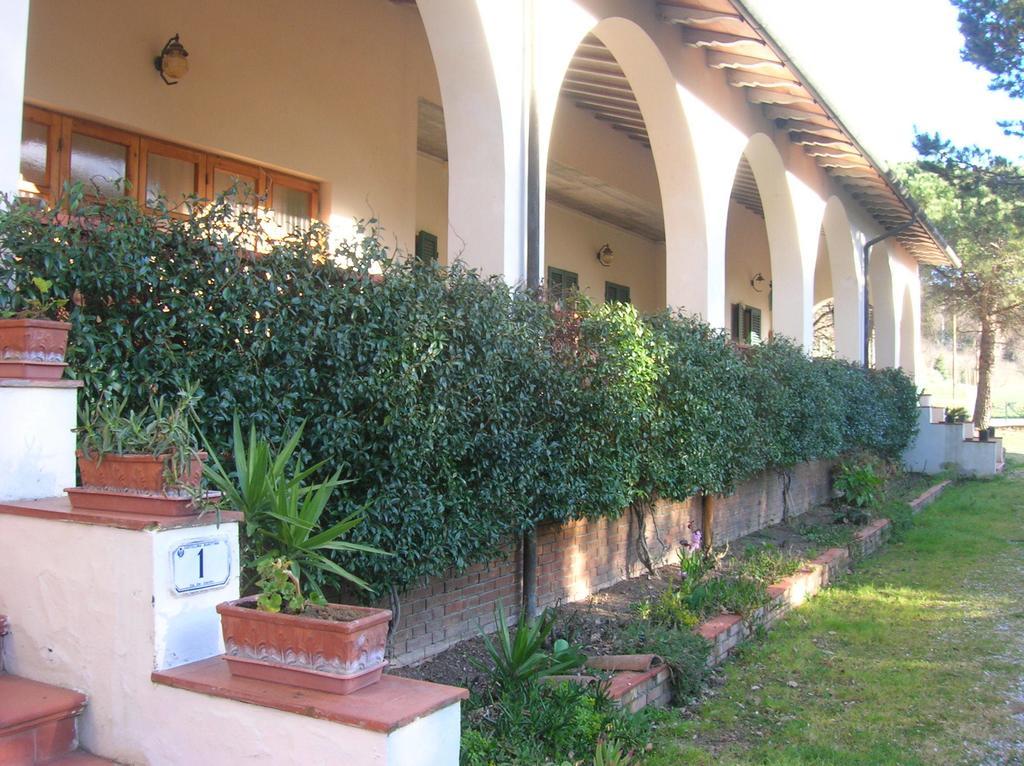 Hotel Il Poggetto Castellina Marittima Luaran gambar