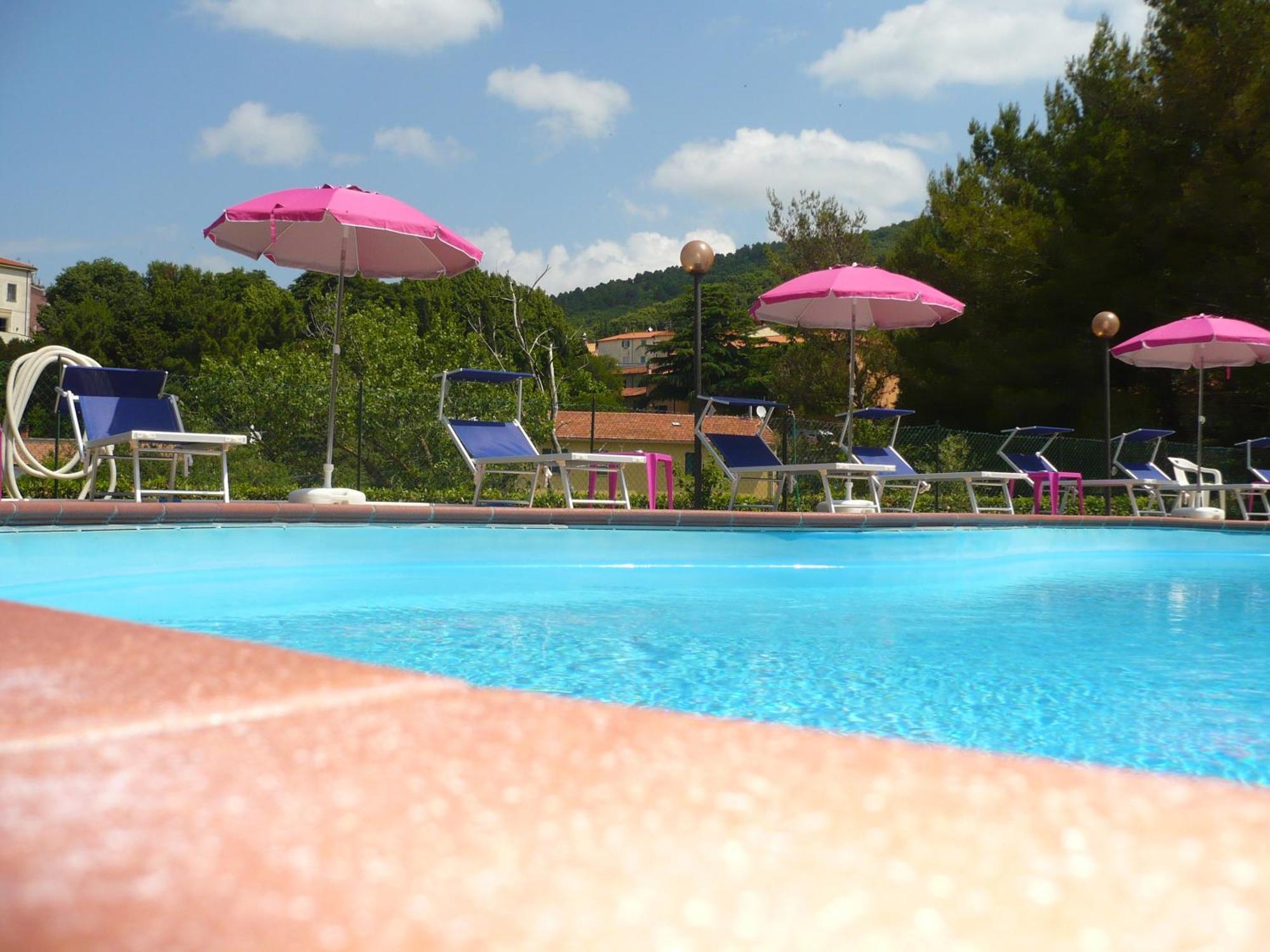 Hotel Il Poggetto Castellina Marittima Luaran gambar