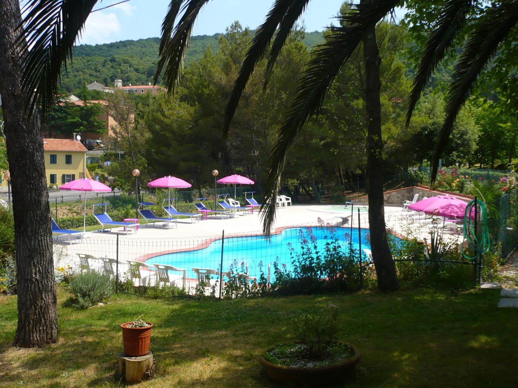 Hotel Il Poggetto Castellina Marittima Luaran gambar