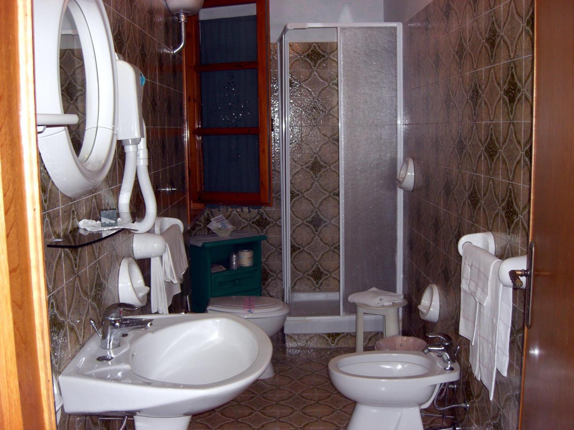 Hotel Il Poggetto Castellina Marittima Luaran gambar