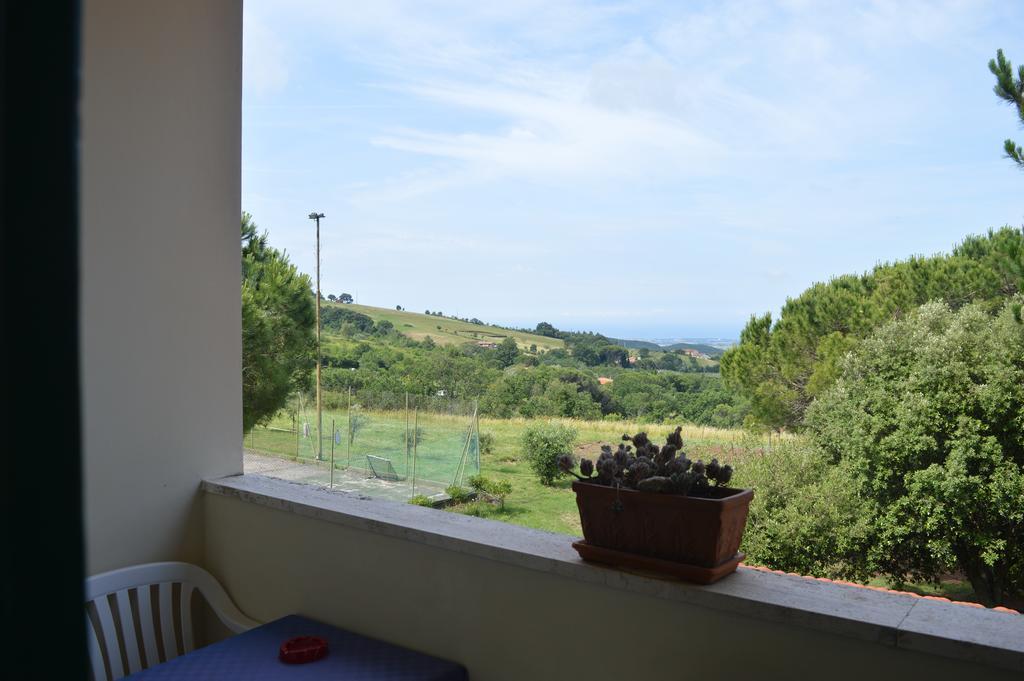Hotel Il Poggetto Castellina Marittima Luaran gambar