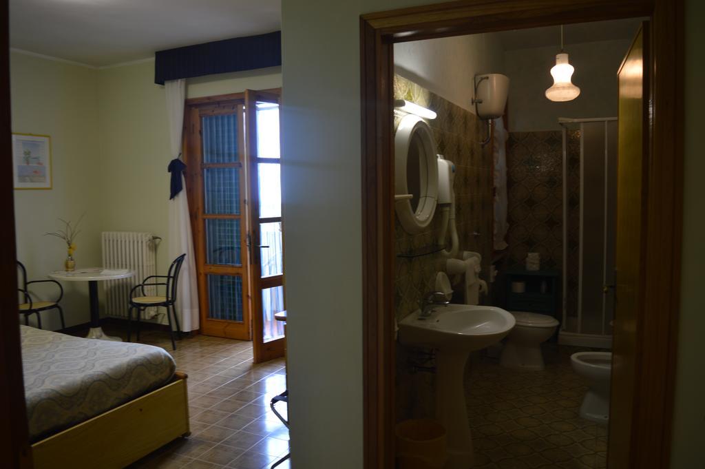 Hotel Il Poggetto Castellina Marittima Luaran gambar