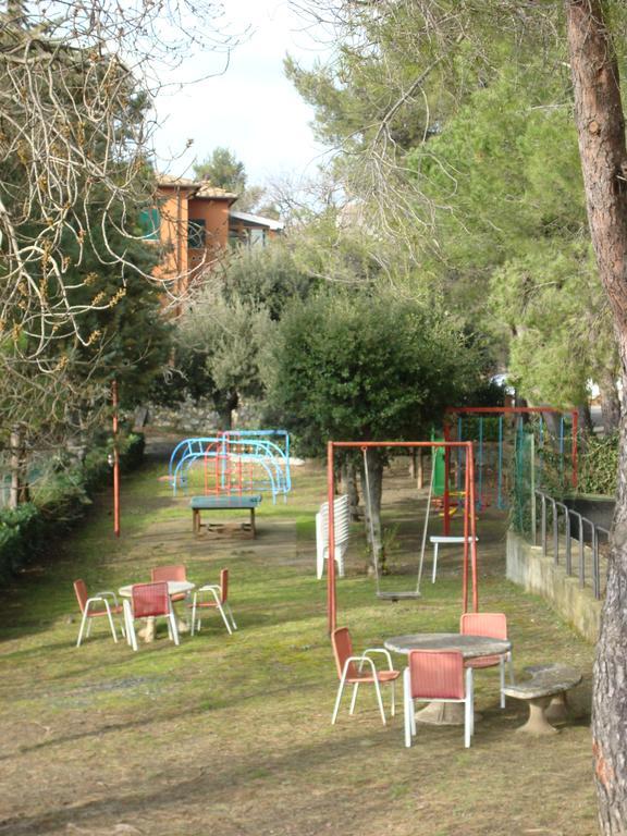 Hotel Il Poggetto Castellina Marittima Luaran gambar