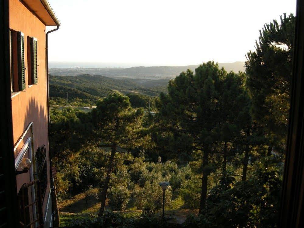 Hotel Il Poggetto Castellina Marittima Luaran gambar