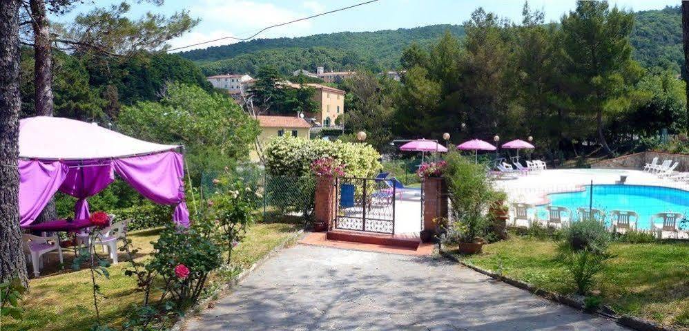 Hotel Il Poggetto Castellina Marittima Luaran gambar