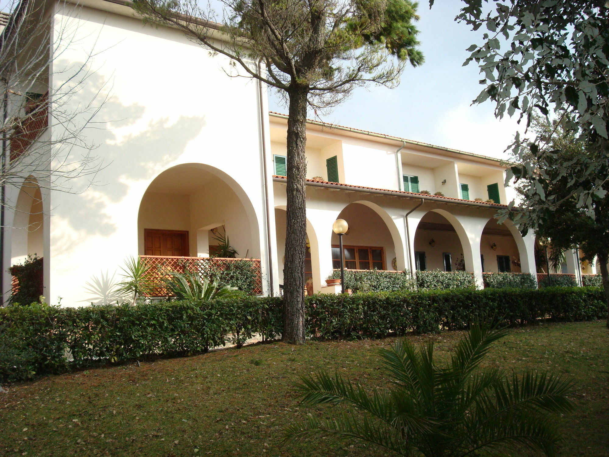 Hotel Il Poggetto Castellina Marittima Luaran gambar